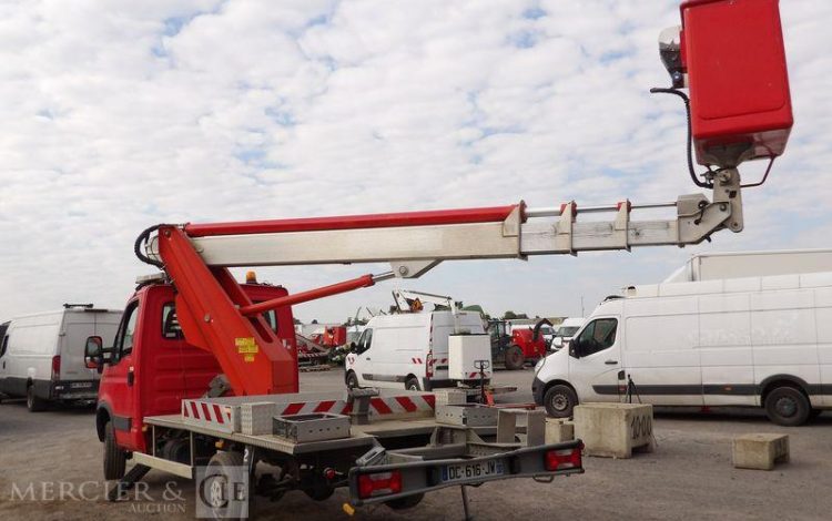 IVECO 35S11 AVEC NACELLE MULTITEL MT202DS 20M  DC-616-JW