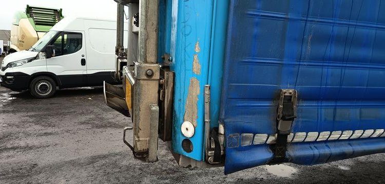 FRUEHAUF SEMI REMORQUE CITY  DH-930-KC