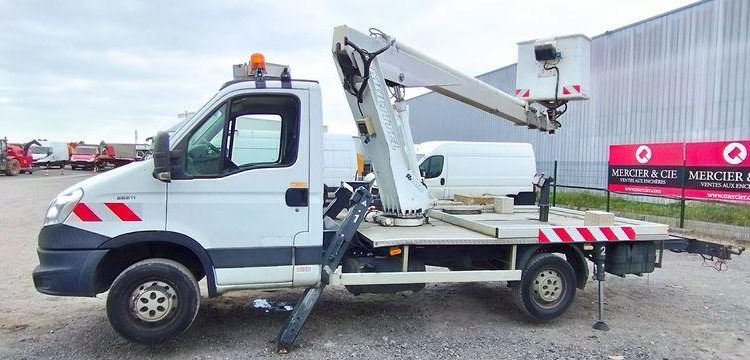 MULTITEL DAILY AVEC NACELLE MULTITEL 160ALU 16M  DK-591-RE