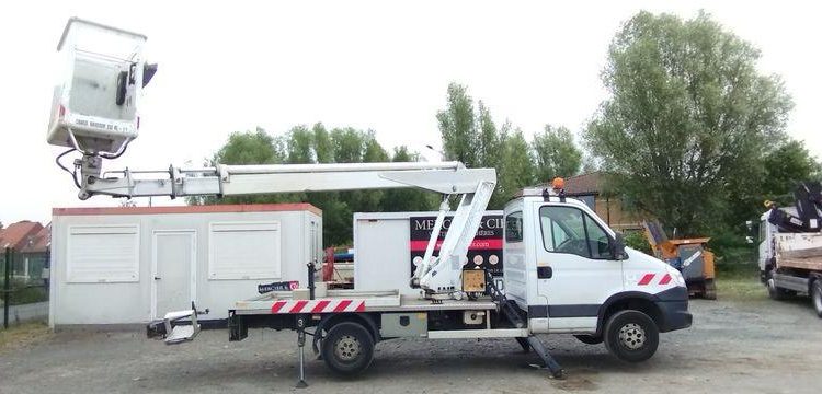 MULTITEL DAILY AVEC NACELLE MULTITEL 160ALU 16M  DK-591-RE