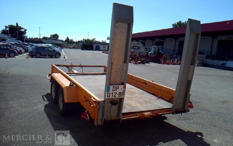 HUBIERE REMORQUE 3T5  DP-012-BR