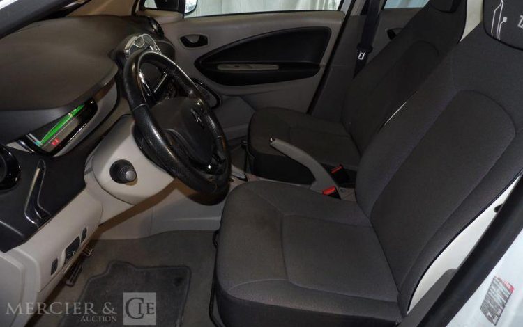 RENAULT ZOE 88CV BOITE AUTO BLANC DS-973-TR