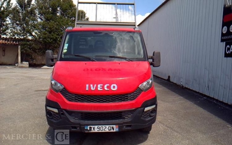 IVECO 35-130 BENNE SIMPLE CABINE COFFRE ROUGE DX-902-QN