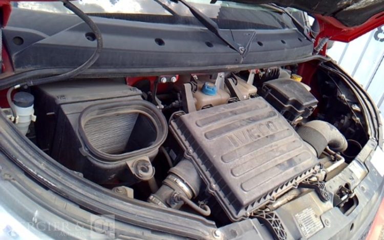 IVECO 35-130 BENNE SIMPLE CABINE COFFRE ROUGE DX-902-QN