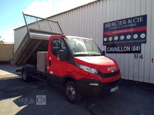 IVECO 35-130 BENNE SIMPLE CABINE COFFRE ROUGE DY-406-WM