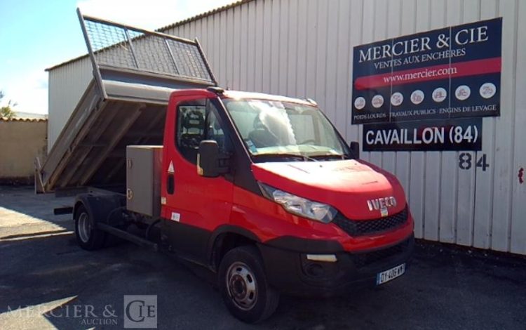IVECO 35-130 BENNE SIMPLE CABINE COFFRE ROUGE DY-406-WM