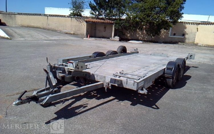 HUBIERE REMORQUE 2T5  DZ-412-WW