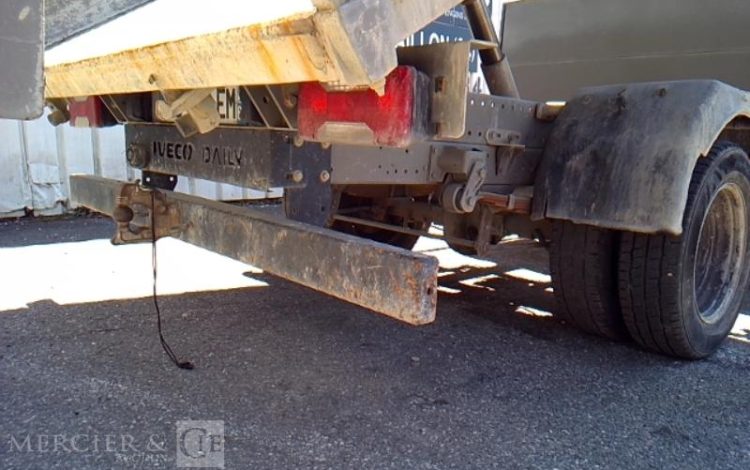 IVECO 35C13 BENNE SIMPLE CABINE COFFRE  EB-014-EM