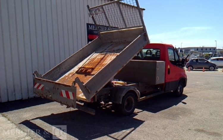 IVECO 35C13 BENNE SIMPLE CABINE COFFRE  EB-014-EM