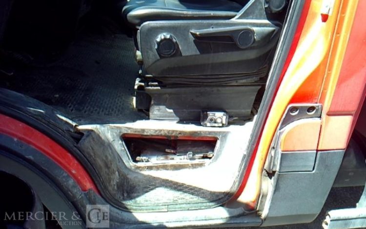 IVECO 35C13 BENNE SIMPLE CABINE COFFRE  EB-014-EM