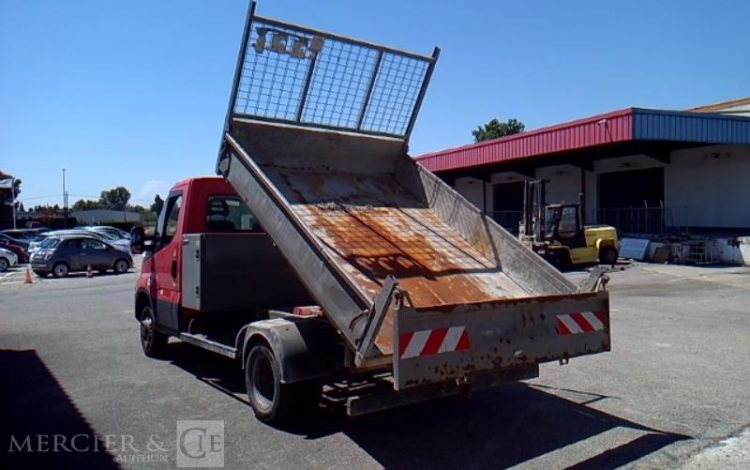 IVECO 35C13 BENNE SIMPLE CABINE COFFRE  EB-014-EM