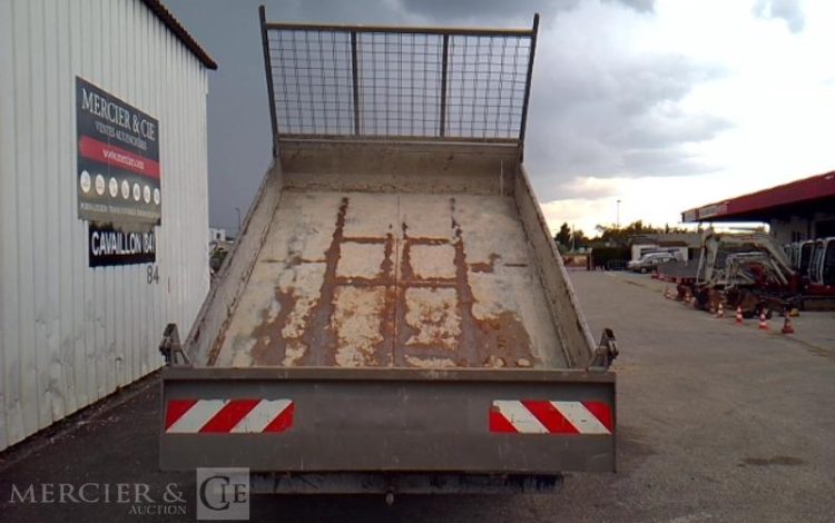 IVECO 35C13 BENNE SIMPLE CABINE COFFRE  EB-522-BE