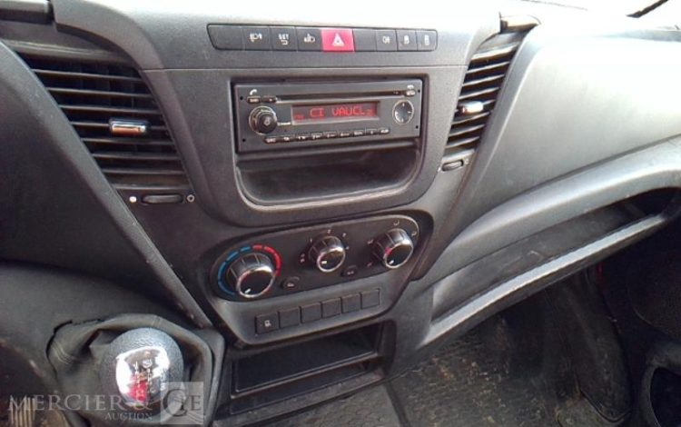 IVECO 35C13 BENNE SIMPLE CABINE COFFRE  EB-522-BE
