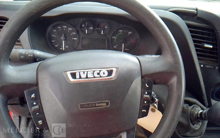 IVECO 35C13 BENNE SIMPLE CABINE COFFRE  EB-522-BE