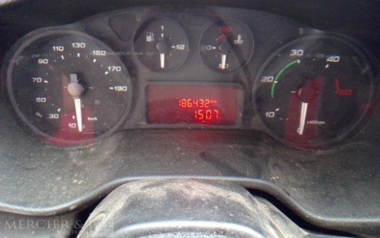 IVECO 35C13 BENNE SIMPLE CABINE COFFRE  EB-522-BE