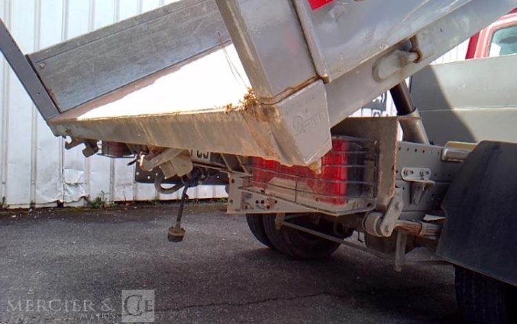 IVECO 35C13 BENNE SIMPLE CABINE COFFRE  EE-327-CS