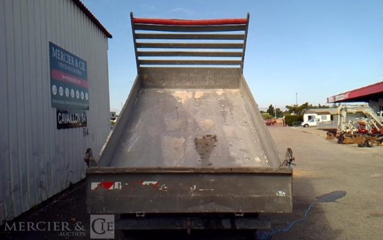IVECO 35C13 BENNE SIMPLE CABINE COFFRE  EG-024-PY