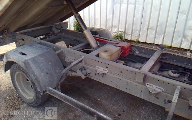 IVECO 35C13 BENNE SIMPLE CABINE COFFRE  EG-024-PY
