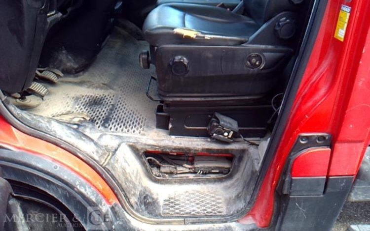 IVECO 35C13 BENNE SIMPLE CABINE COFFRE  EG-024-PY