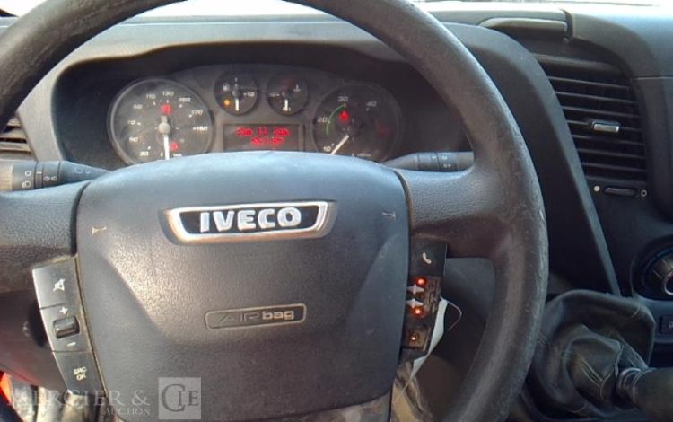 IVECO 35C13 BENNE SIMPLE CABINE COFFRE  EG-024-PY
