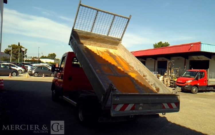 IVECO 35C13 BENNE SIMPLE CABINE COFFRE  EG-244-PY