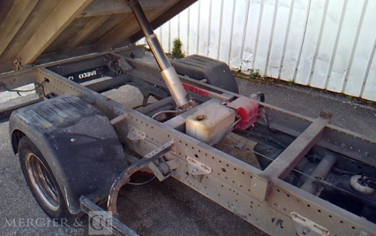 IVECO 35C13 BENNE SIMPLE CABINE COFFRE  EG-244-PY
