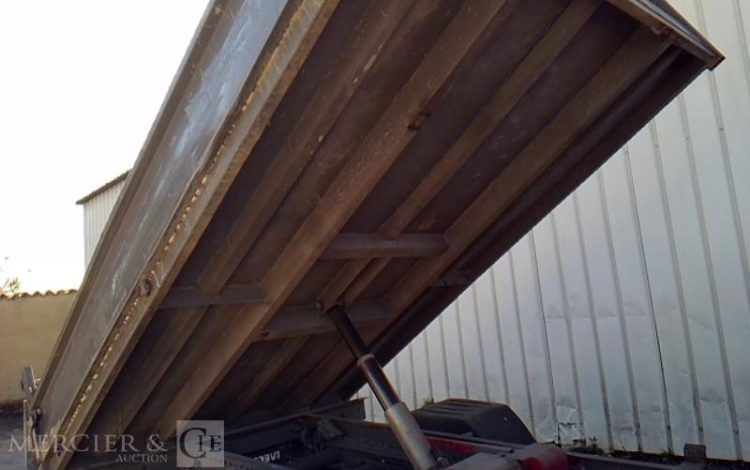 IVECO 35C13 BENNE SIMPLE CABINE COFFRE  EG-244-PY