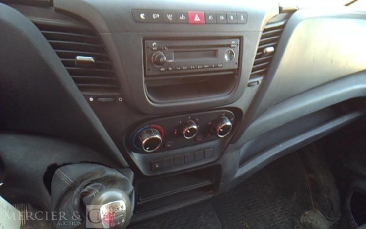IVECO 35C13 BENNE SIMPLE CABINE COFFRE  EG-244-PY