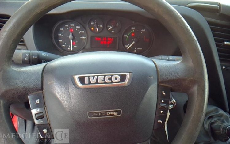 IVECO 35C13 BENNE SIMPLE CABINE COFFRE  EG-244-PY