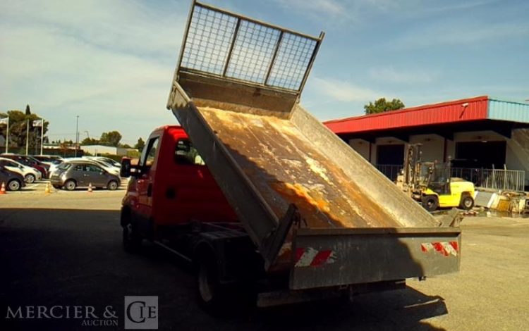 IVECO 35C13 BENNE SIMPLE CABINE COFFRE  EG-709-QK