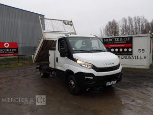 IVECO 35C12 BENNE AVEC COFFRE ACIER DIESEL – 175183 KMS – ANNEE 2017 BLANC EP-130-SL