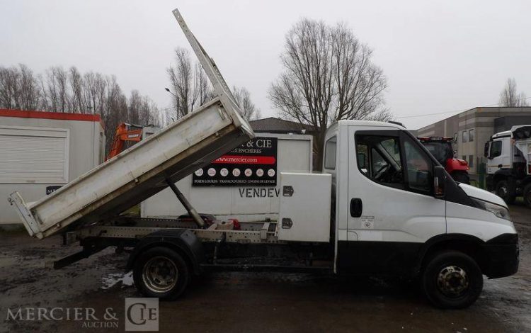 IVECO 35C12 BENNE AVEC COFFRE ACIER DIESEL – 175183 KMS – ANNEE 2017 BLANC EP-130-SL