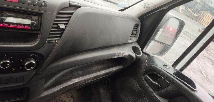 IVECO 35C12 BENNE AVEC COFFRE ACIER DIESEL – 175183 KMS – ANNEE 2017 BLANC EP-130-SL