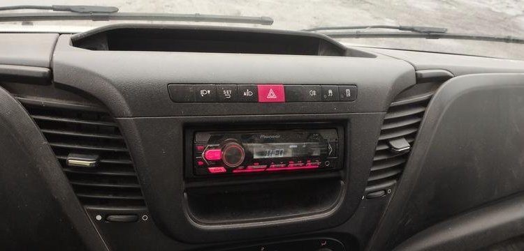 IVECO 35C12 BENNE AVEC COFFRE ACIER DIESEL – 175183 KMS – ANNEE 2017 BLANC EP-130-SL