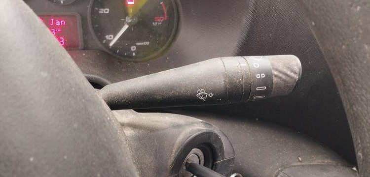 IVECO 35C12 BENNE AVEC COFFRE ACIER DIESEL – 175183 KMS – ANNEE 2017 BLANC EP-130-SL