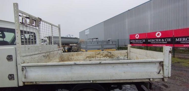 IVECO 35C12 BENNE AVEC COFFRE ACIER DIESEL – 175183 KMS – ANNEE 2017 BLANC EP-130-SL