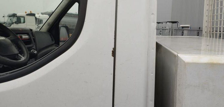 IVECO 35C12 BENNE AVEC COFFRE ACIER DIESEL – 175183 KMS – ANNEE 2017 BLANC EP-130-SL