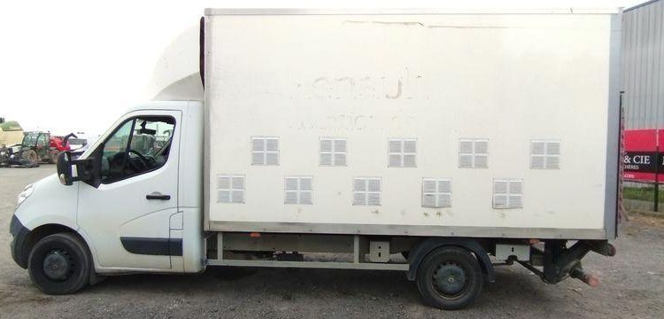 RENAULT MASTER EV 2,3 DCI 130FWD 130 CV/96KW – DIESEL – 93430 KMS – ANNEE 2017 BLANC EQ-423-JB