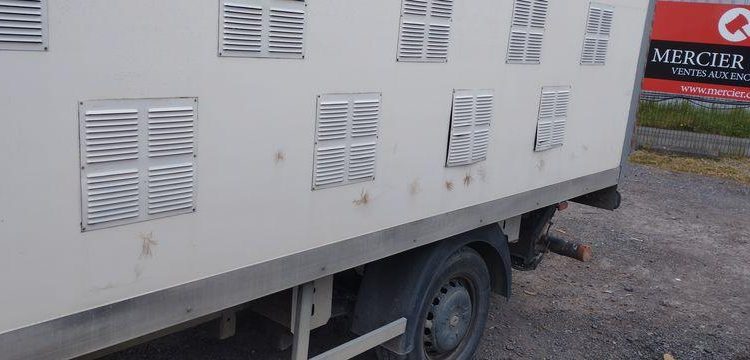 RENAULT MASTER EV 2,3 DCI 130FWD 130 CV/96KW – DIESEL – 93430 KMS – ANNEE 2017 BLANC EQ-423-JB