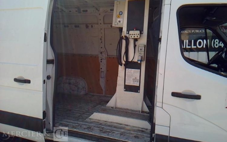 RENAULT MASTER AVEC NACELLE KLUBB K26 12A14M  FB-158-HQ