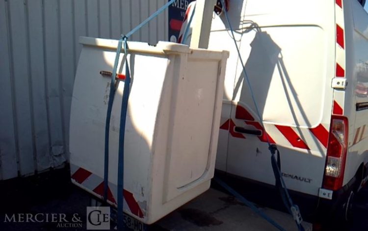 RENAULT MASTER AVEC NACELLE KLUBB K26 12A14M  FB-158-HQ