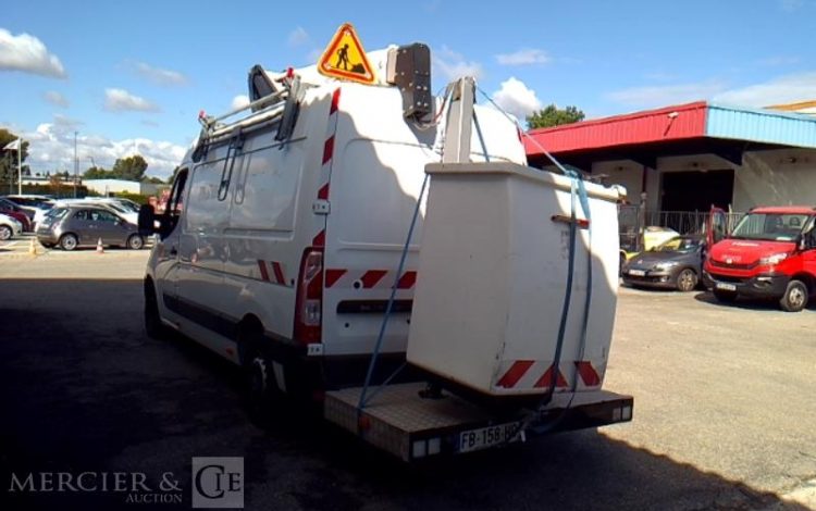 RENAULT MASTER AVEC NACELLE KLUBB K26 12A14M  FB-158-HQ