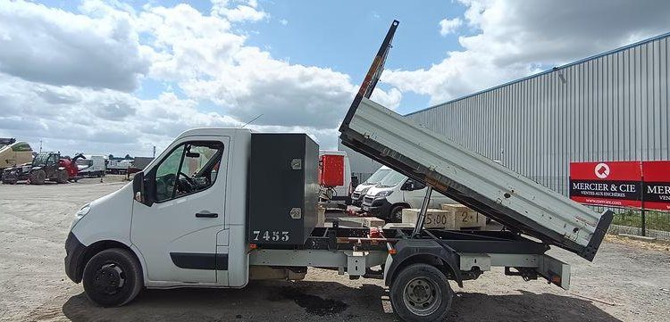 RENAULT MASTER  FG-592-EB