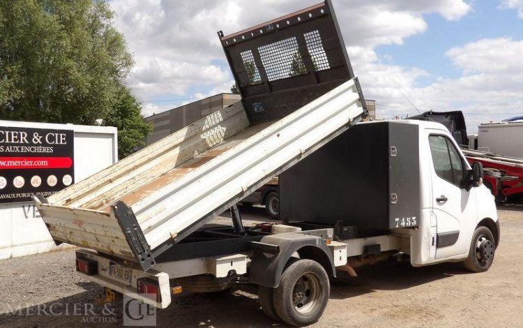 RENAULT MASTER  FG-592-EB