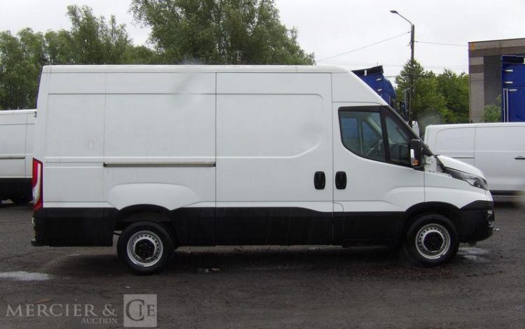 IVECO DAILY 35S14 NON ROULANT BLANC FH-975-FV