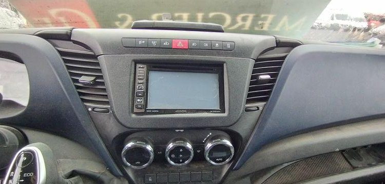 IVECO DAILY 35S14 NON ROULANT BLANC FH-975-FV