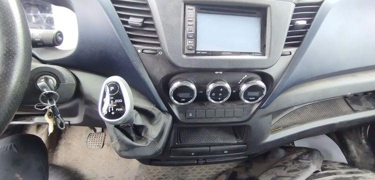 IVECO DAILY 35S14 NON ROULANT BLANC FH-975-FV