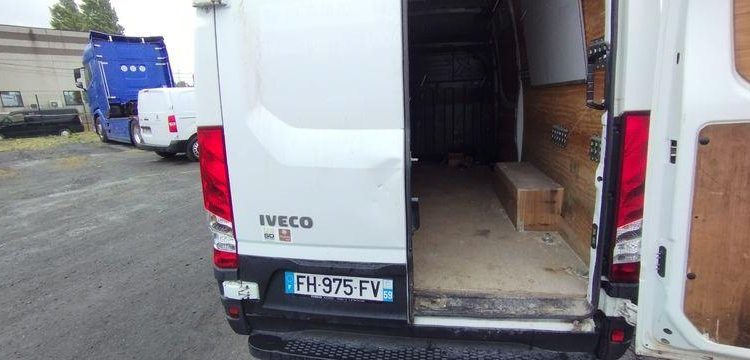 IVECO DAILY 35S14 NON ROULANT BLANC FH-975-FV