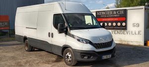 IVECO DAILY BLANC GC-592-DL