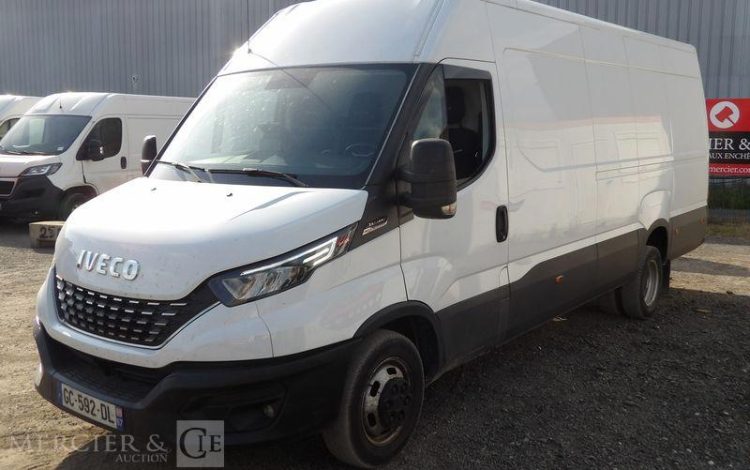 IVECO DAILY BLANC GC-592-DL